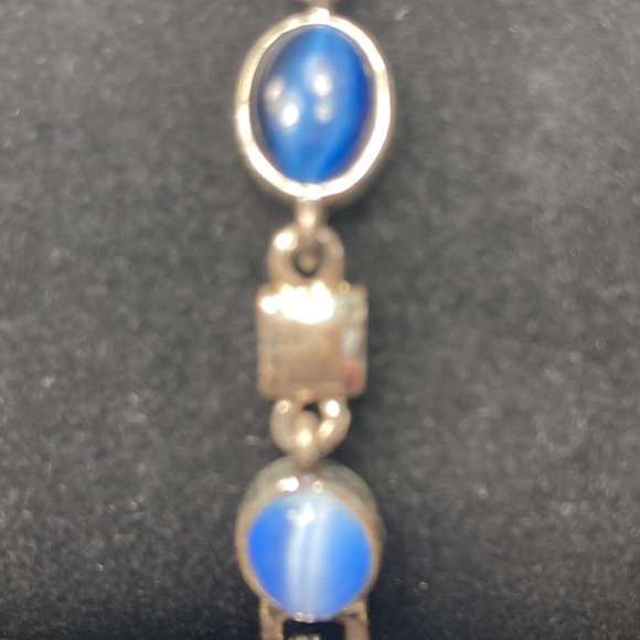 Blue Cats Eye Silver Tone Bracelet Light & Dark - Picture 7 of 13